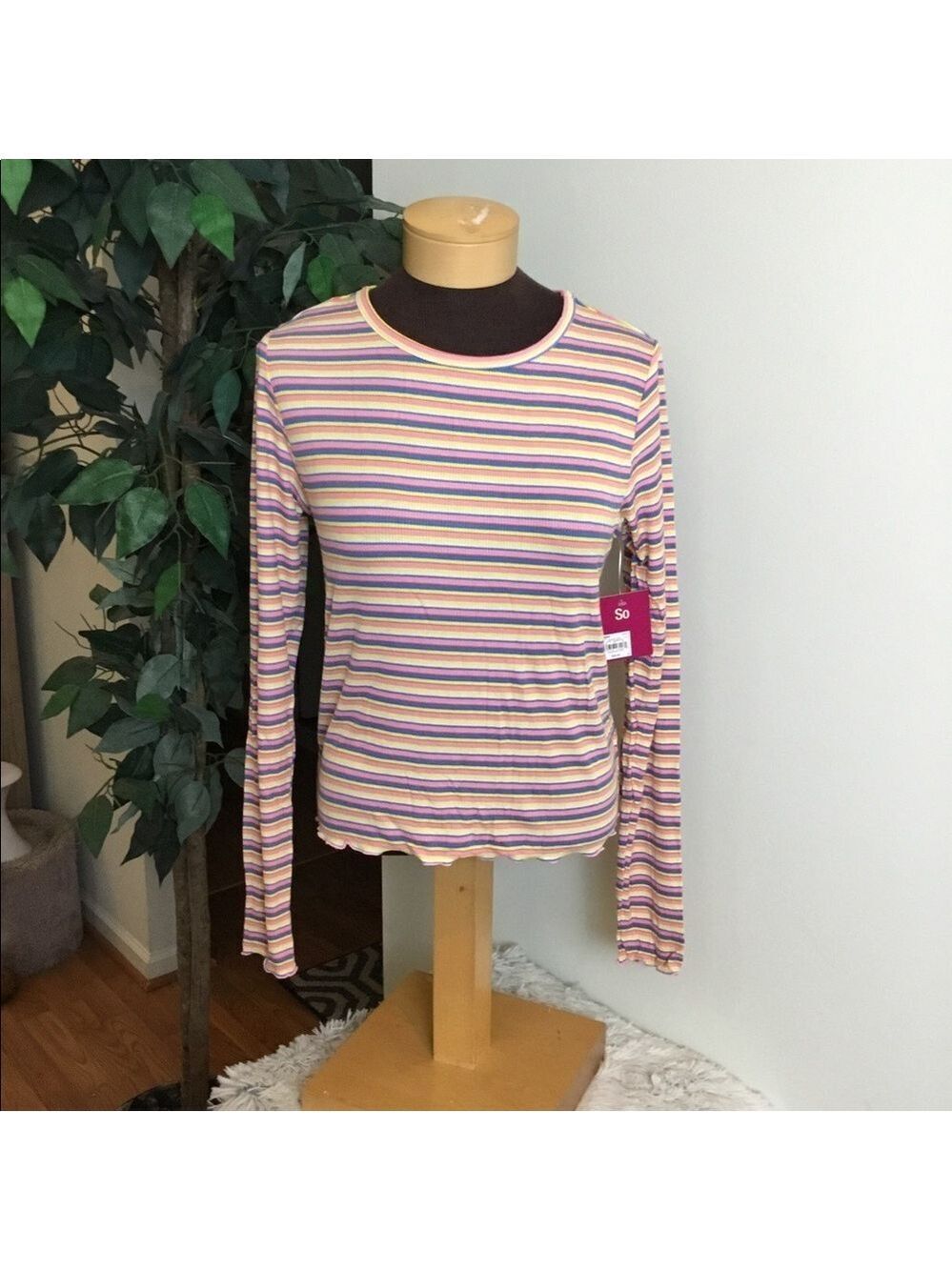 SO L long sleeve ribbed tee w/ruffle hem NWT